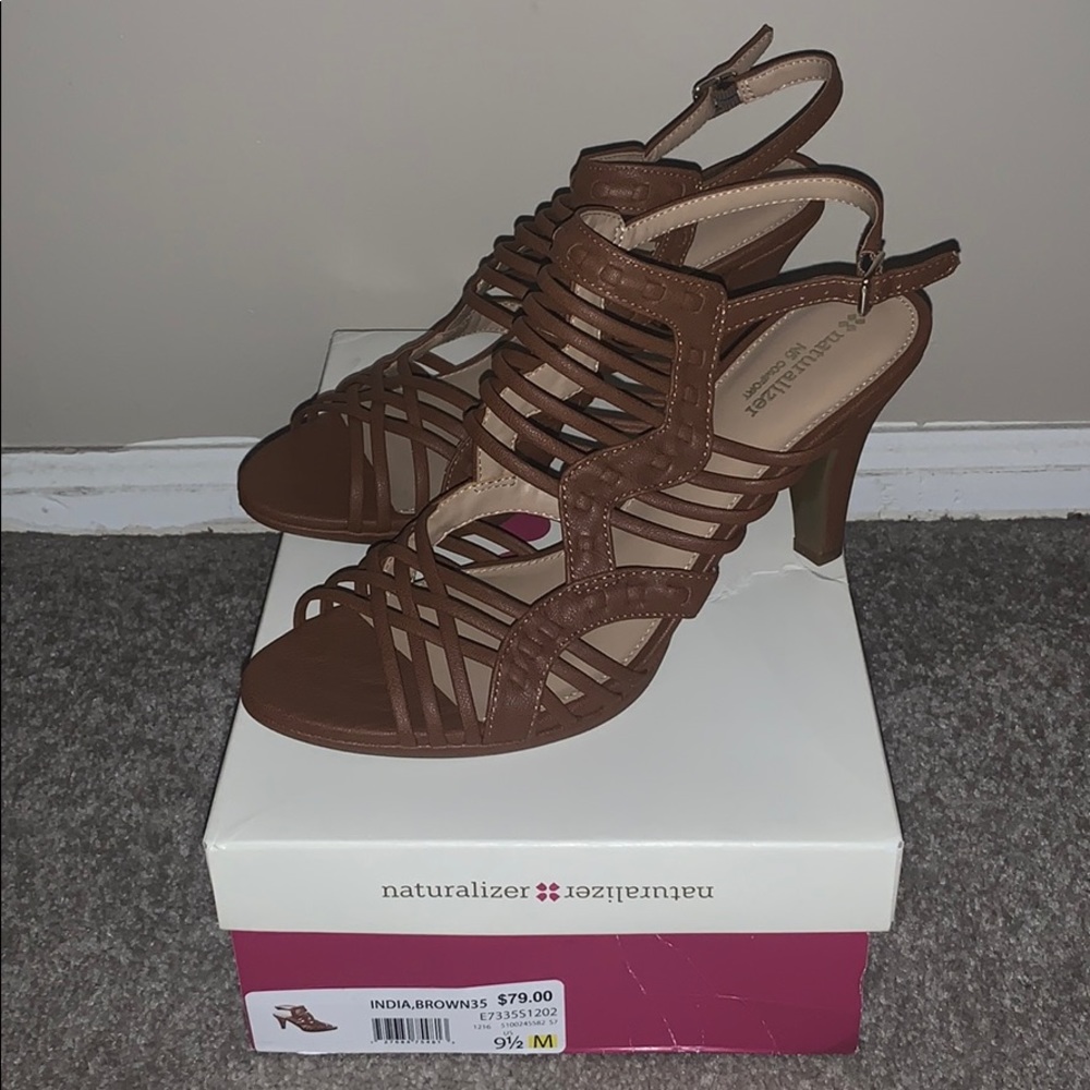 NEW IN BOX -Naturalizer N5 Comfort India Heel 9.5M